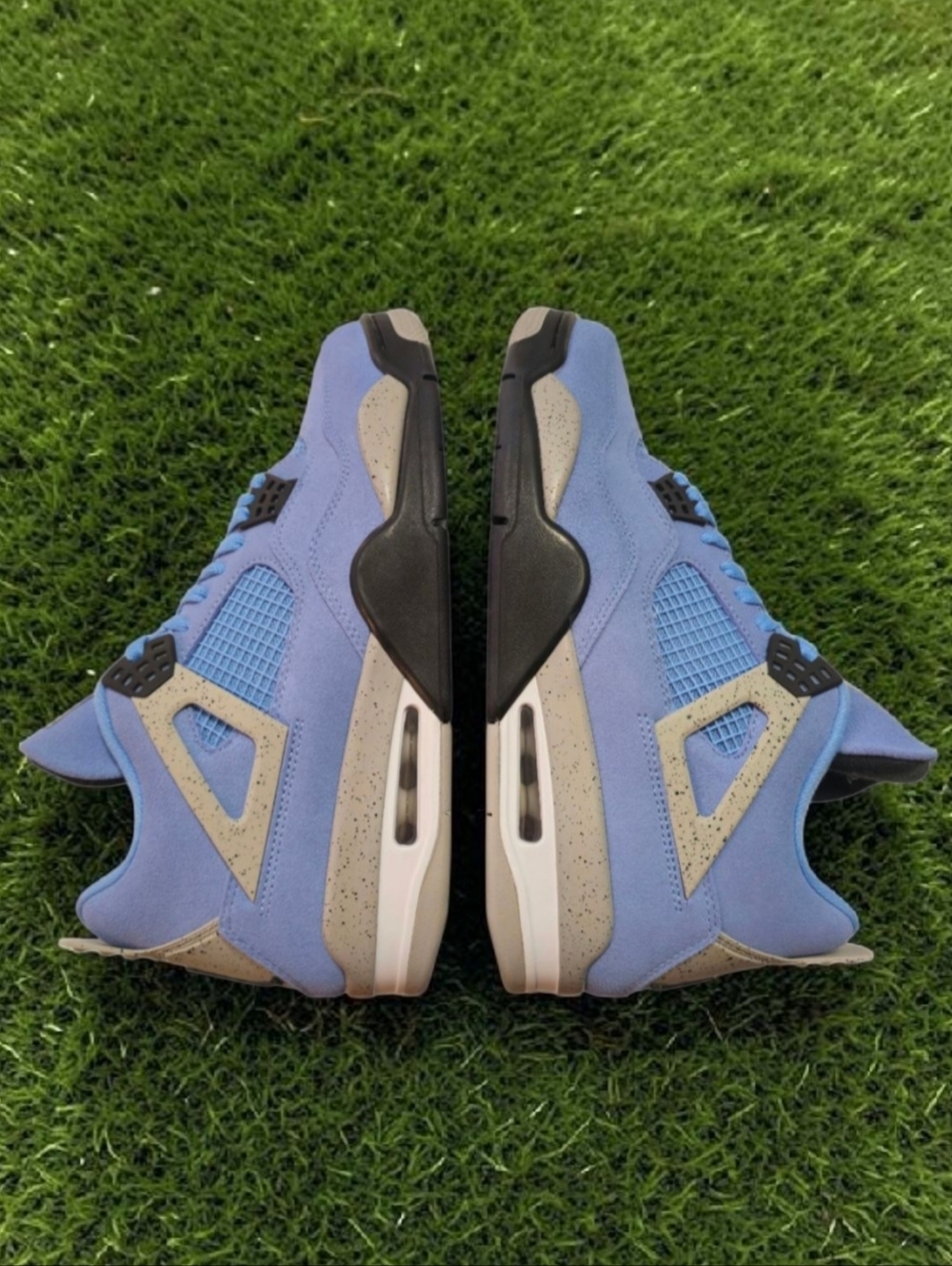 Air Jordan 4 Retro University Blue UNC Size 12 New